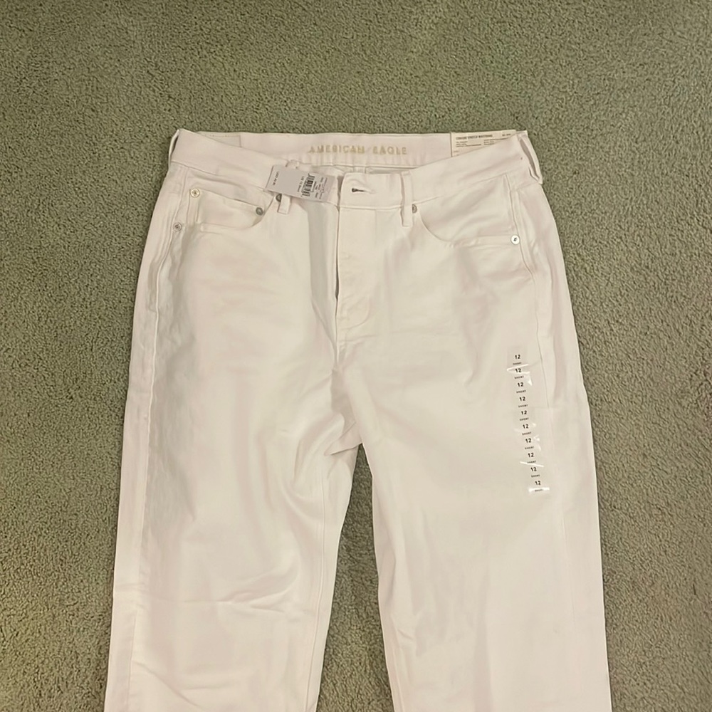 NWT American Eagle size 12S (31)90’s straight white jeans